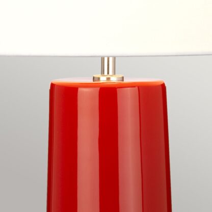 Bordslampa MUSWELLI - röd retro keramik och vit tygskärm - Bild 3