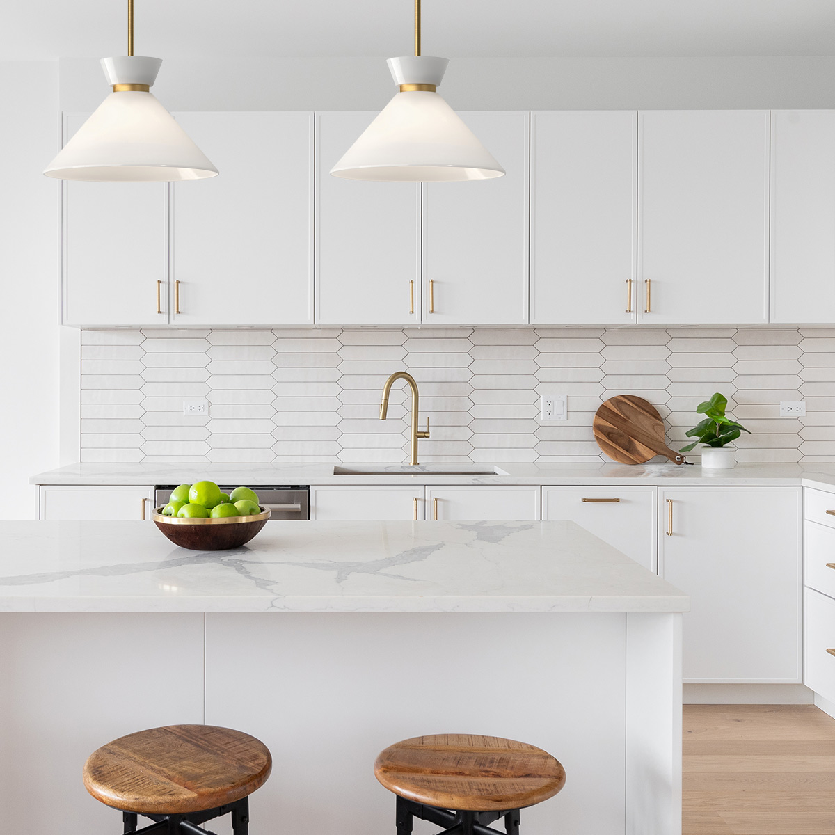 Pendellampa HALSTON, borstad guld - Bild 6